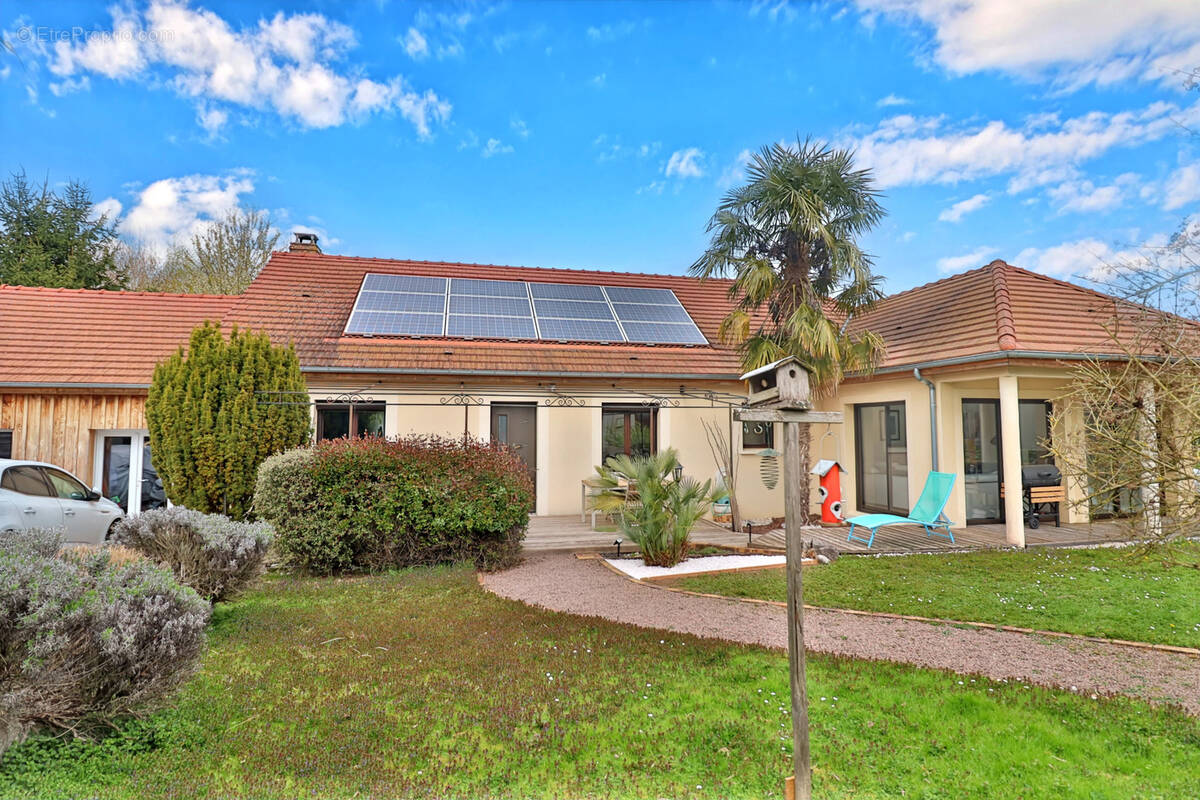 Maison à COURTERANGES