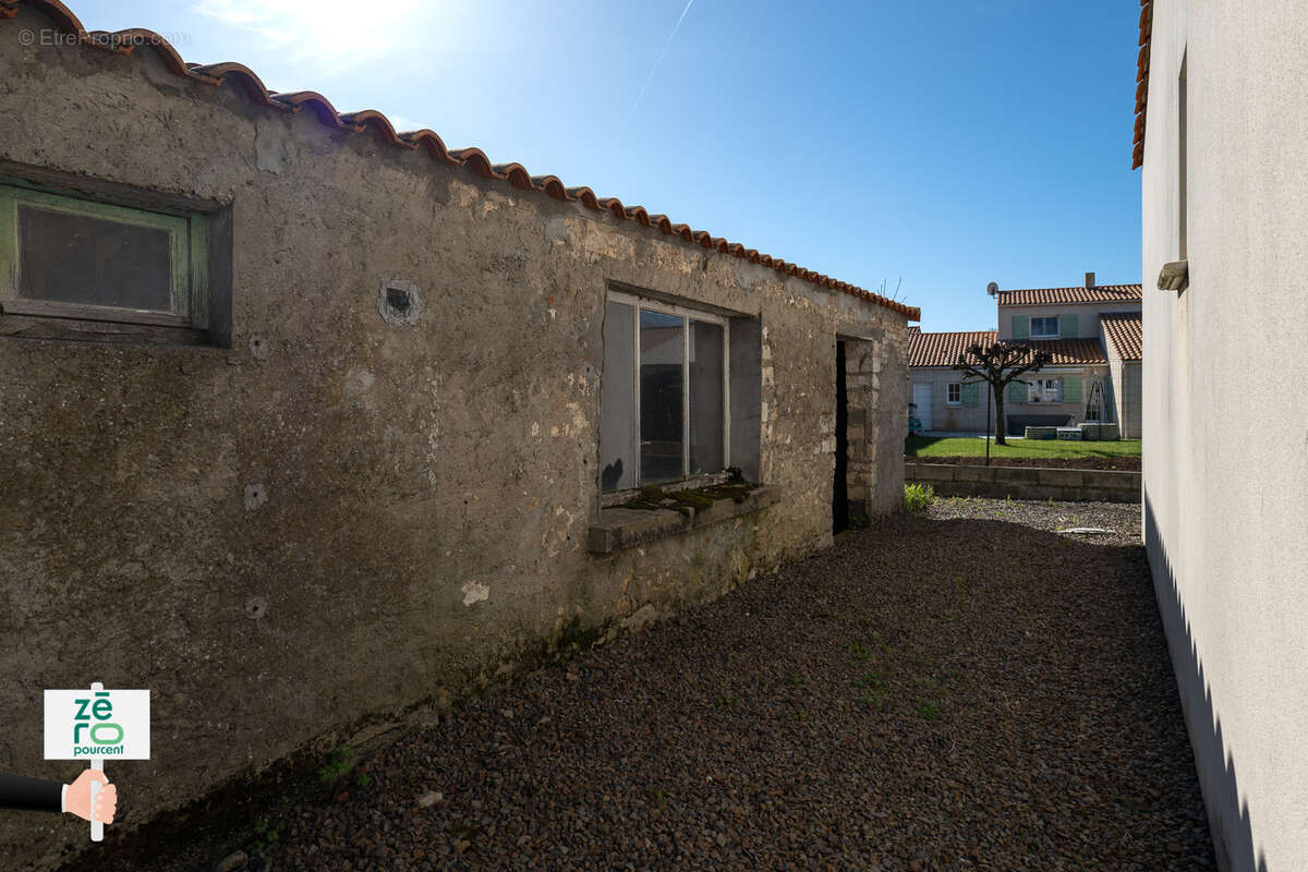 Maison à LES MAGNILS-REIGNIERS