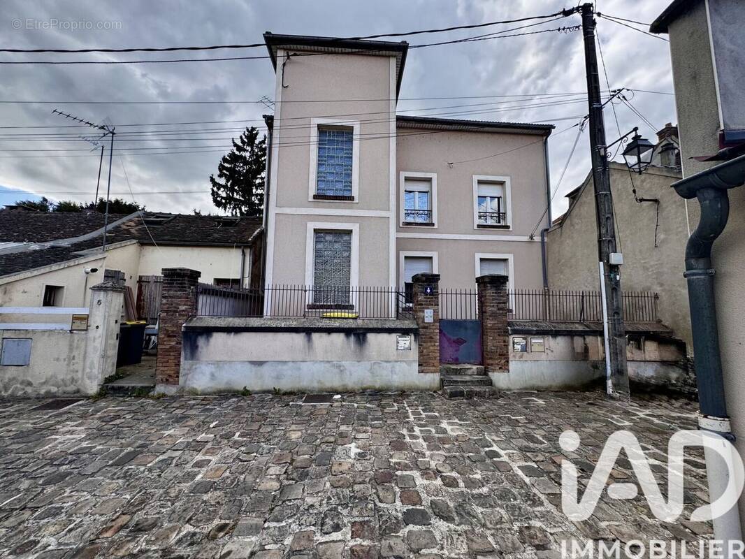 Photo 1 - Appartement à MONTEREAU-FAULT-YONNE