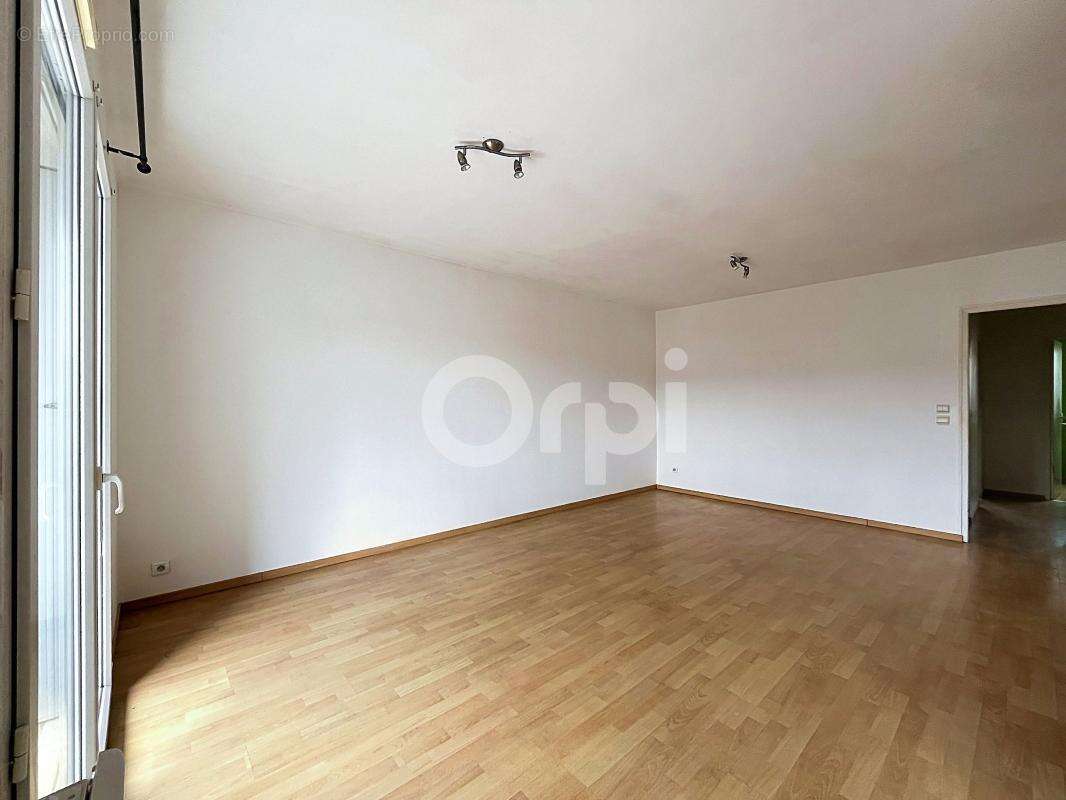 Appartement À Vendre - photo 2