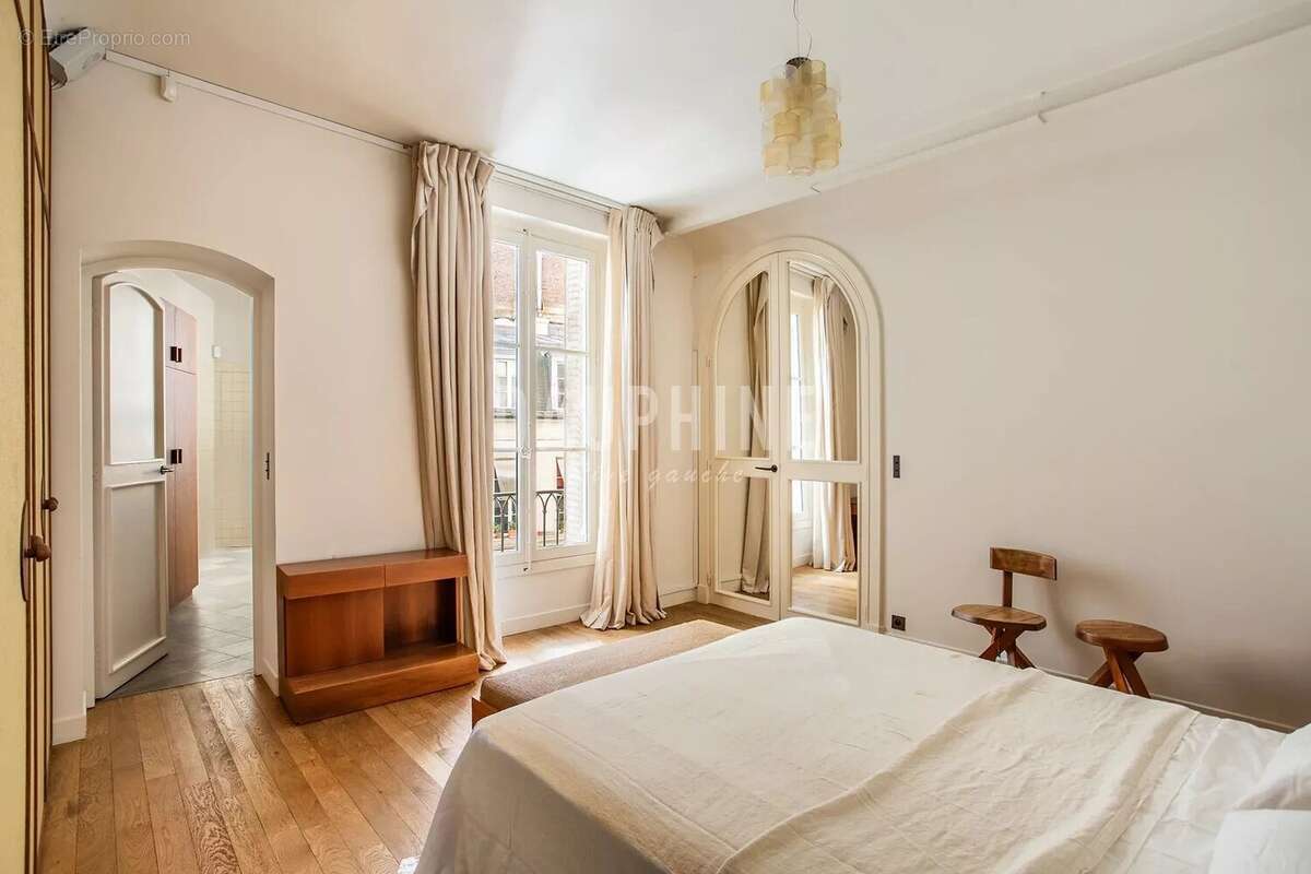 Appartement à PARIS-7E