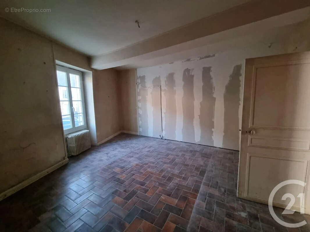 Maison à VARZY