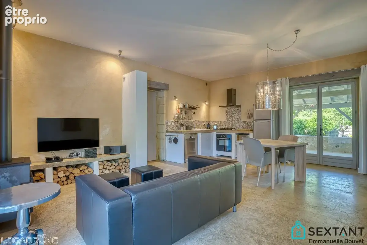 A 15 min de Bergerac, superbe propriété en pierre rénovée sur plus de 3 HA, 4 habitations, grange, superbe espace piscine - photo 15