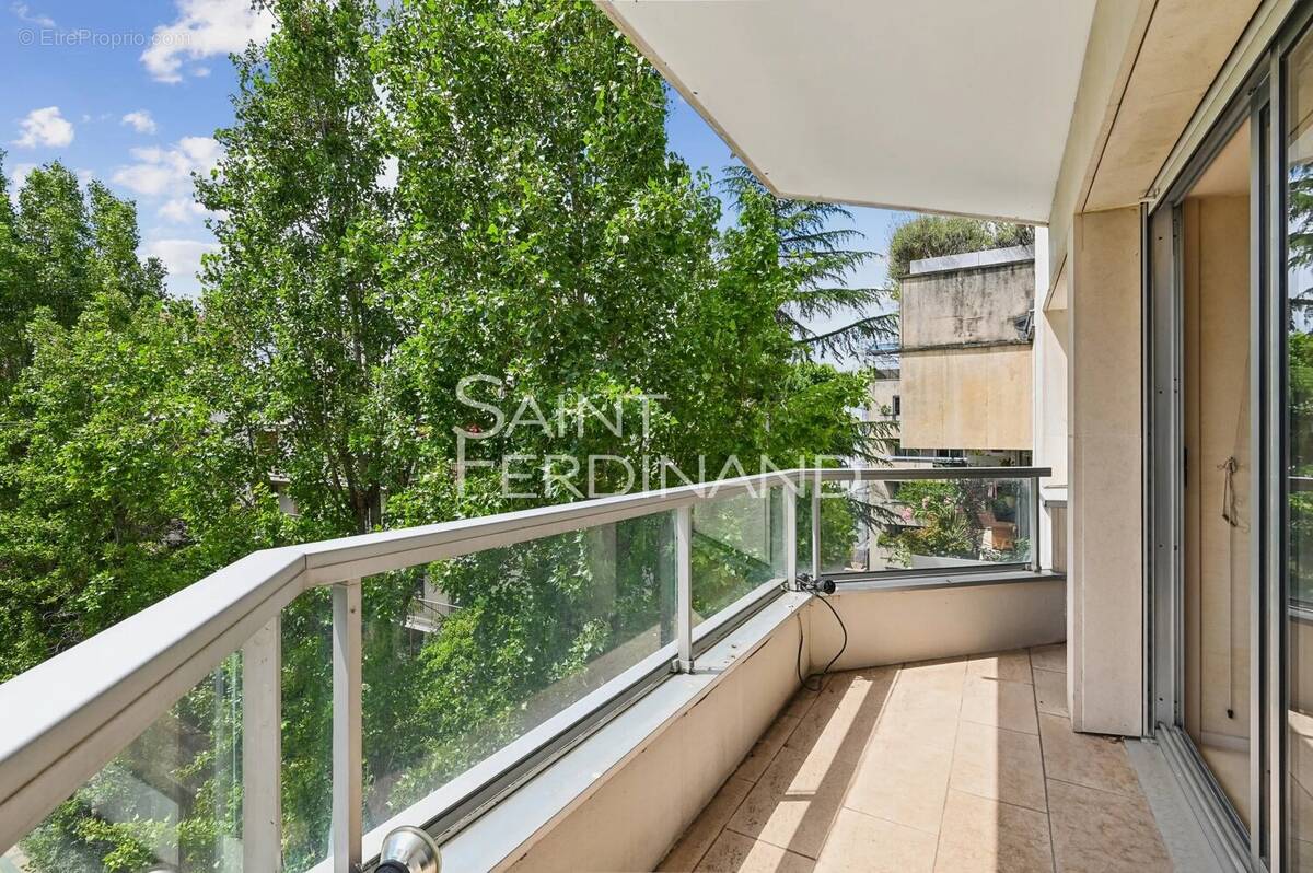 Appartement à NEUILLY-SUR-SEINE