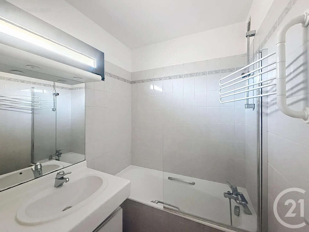 Appartement à PARIS-14E