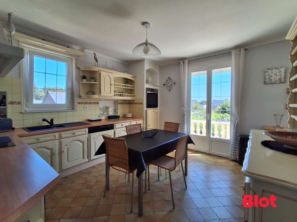 Maison 165 m² à Chateauneuf-D'ille-Et-Vilaine  - photo 5