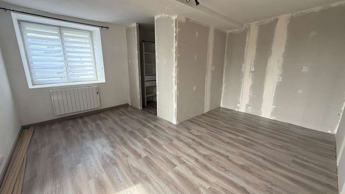 Maison 96 m² à Ascoux  - photo 7