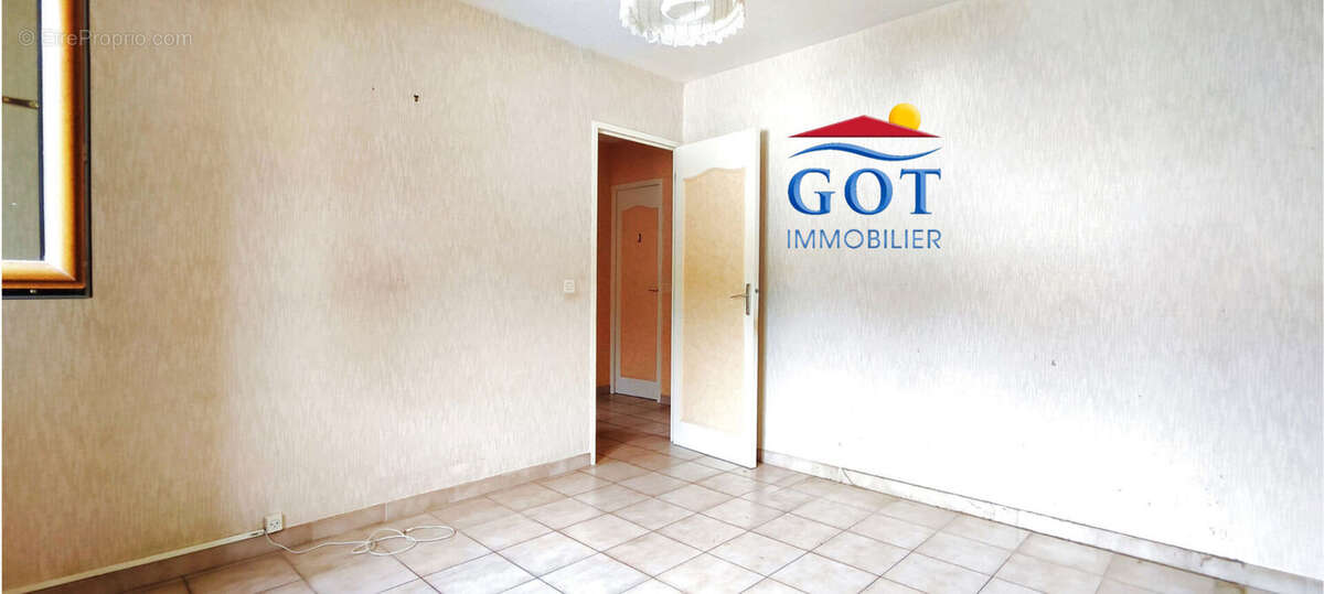 Maison à SAINT-LAURENT-DE-LA-SALANQUE