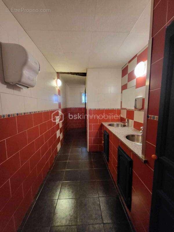 Commerce à LABRUGUIERE