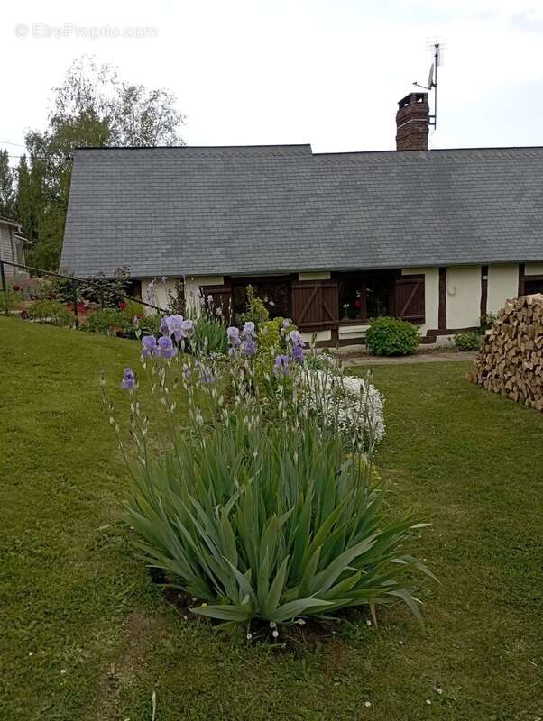 Maison à LES HOGUES