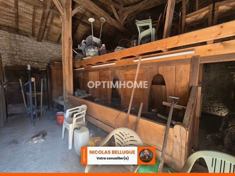 Maison de famille avec beaux volumes et grange attenante - photo 14