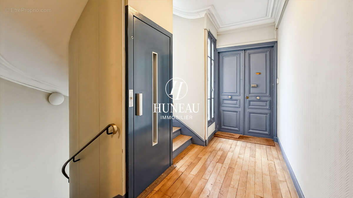 Appartement à PARIS-17E