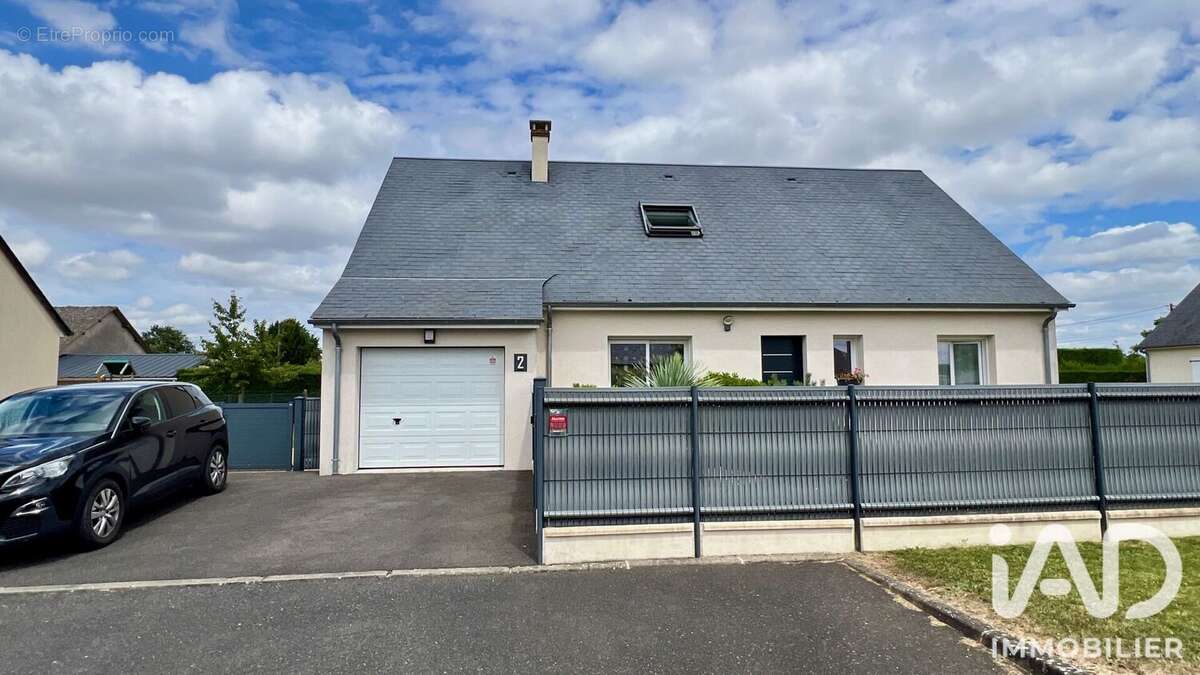 Maison 135 m² à Mosnes  - photo 2