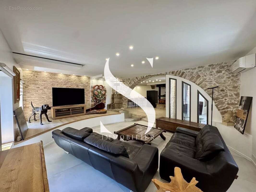 Appartement à VALLAURIS