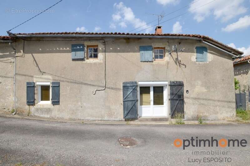  Charmante maison en pierre avec dépendance à rénover – Cœur de Saint-Laurent-de-Céris (Charente)  - photo 34