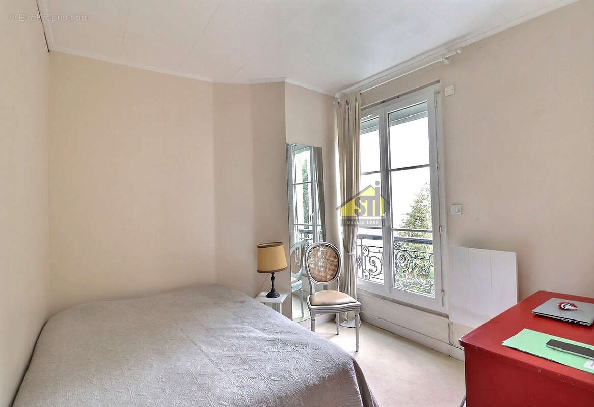 Appartement à PARIS-14E