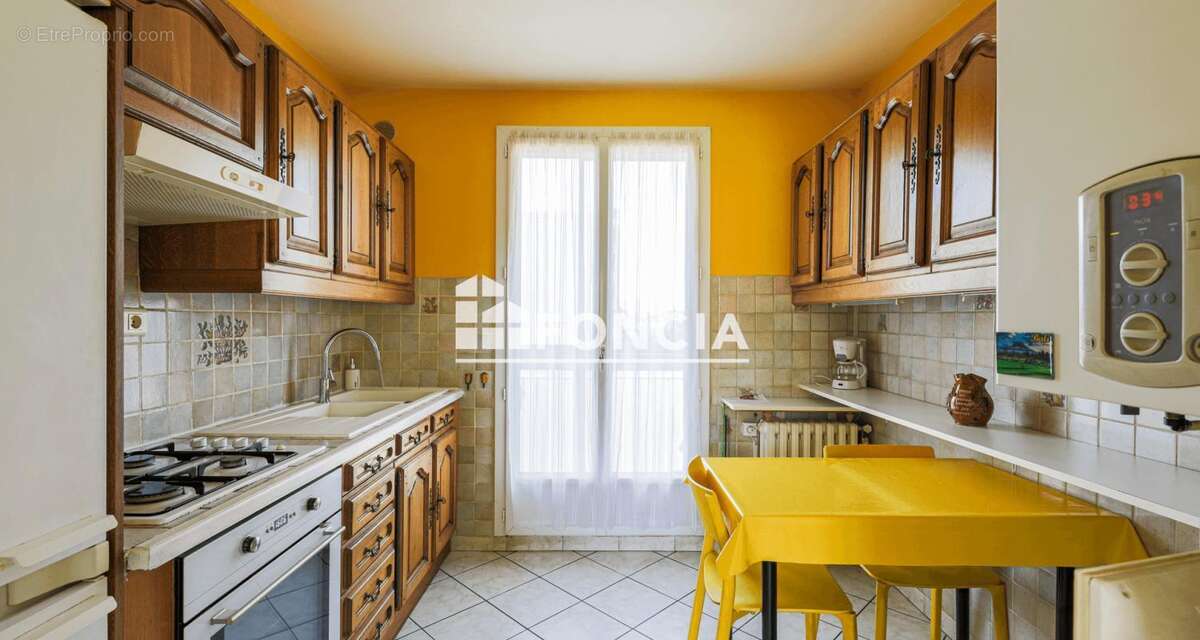 Appartement à SAINT-MARTIN-D'HERES