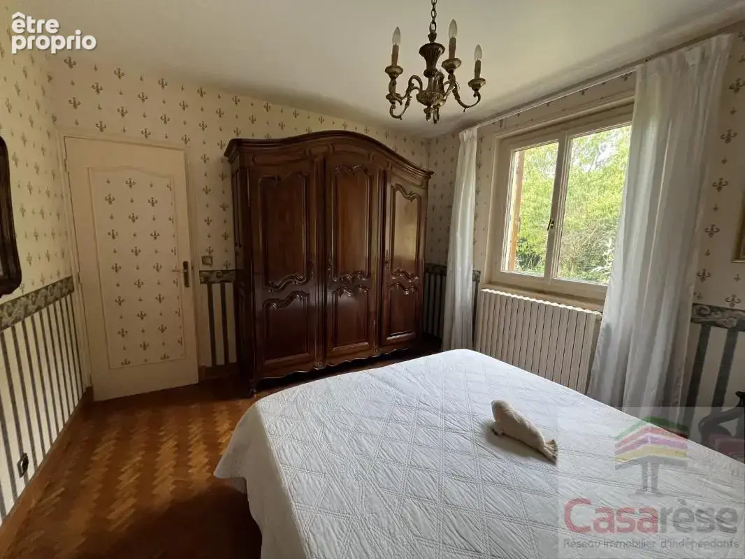 Maison 6 pièces 140 m² à vendre à Saint-Jean-De-Vaux (71640) - photo 9