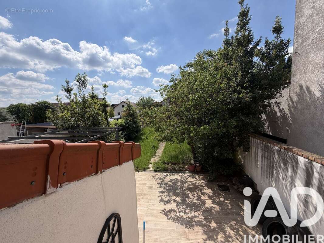 Maison 76 m² à Villeneuve-Le-Roi  - photo 2