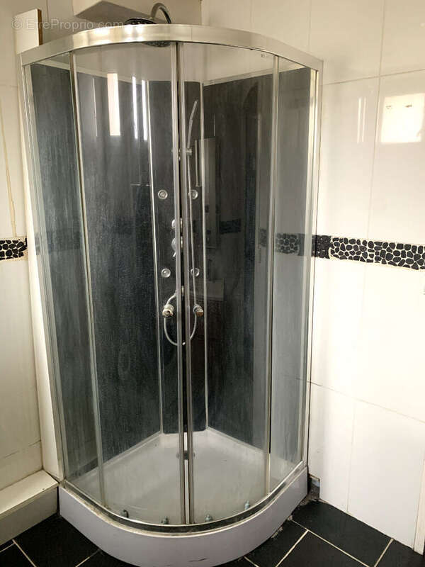 Appartement à LES PAVILLONS-SOUS-BOIS