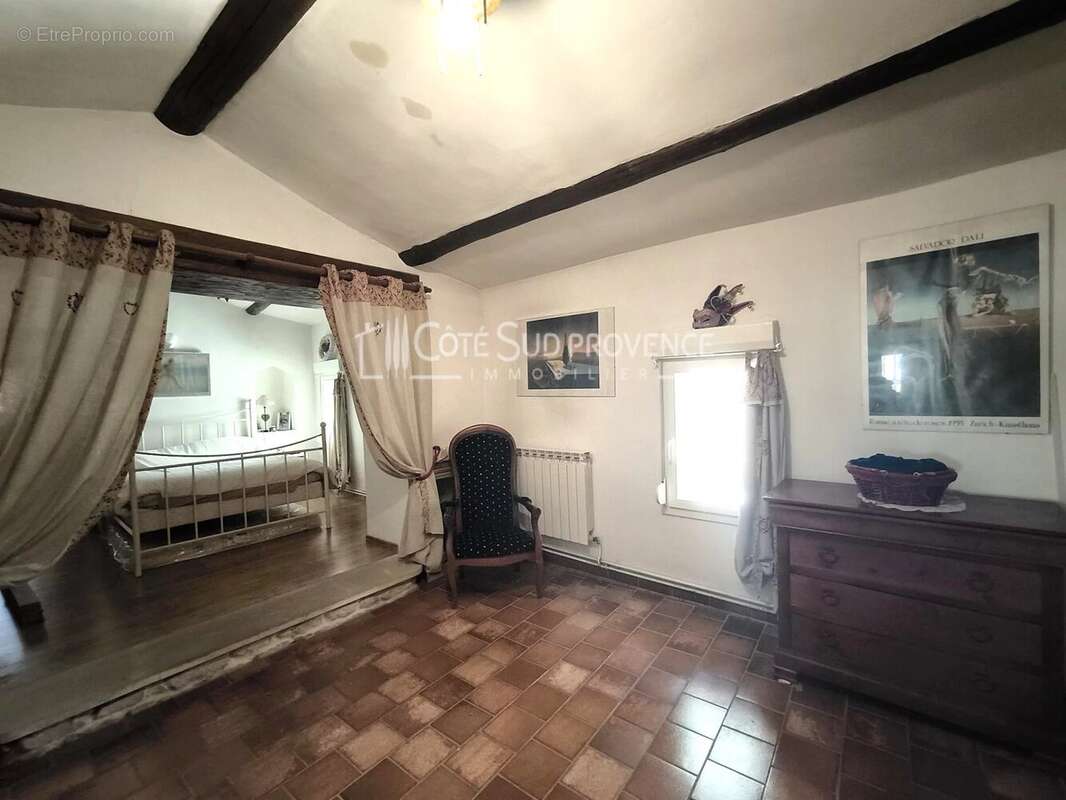 Appartement à VILLES-SUR-AUZON