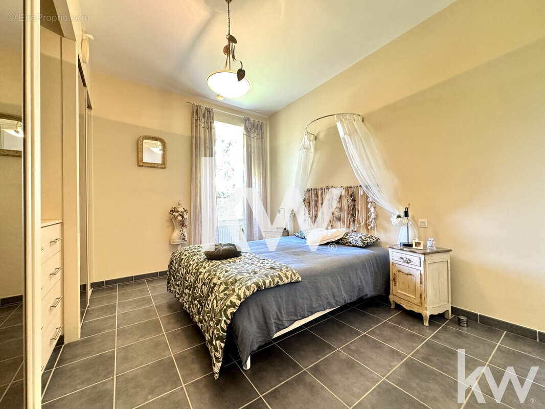 Appartement 132 m² à Saint-Etienne  - photo 8