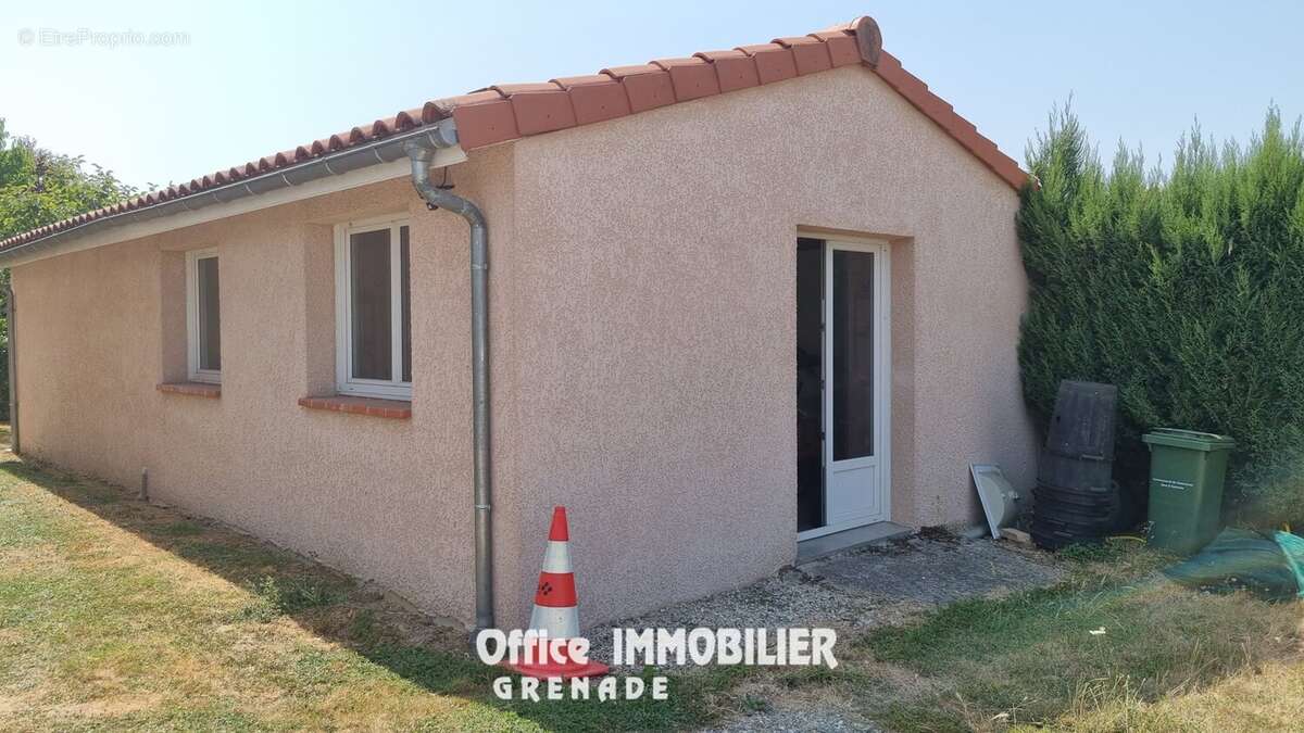 Maison 206 m² à Ondes  - photo 4