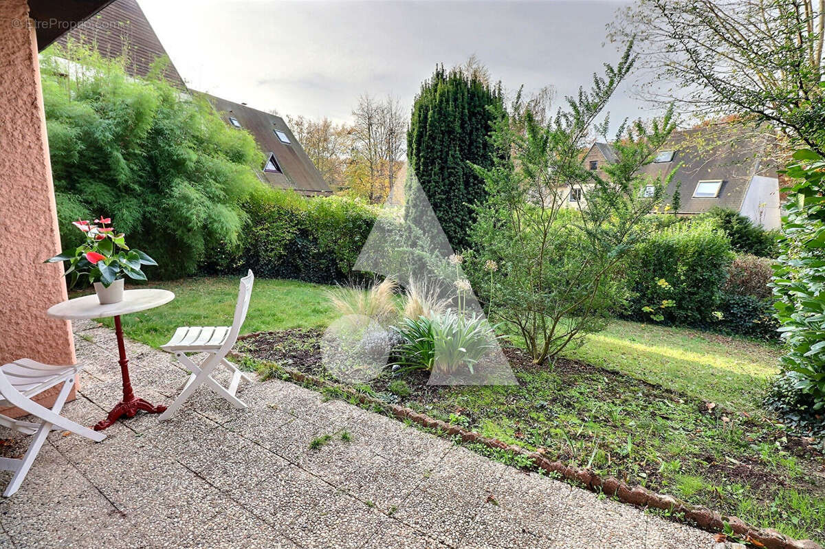 Maison à MERY-SUR-OISE