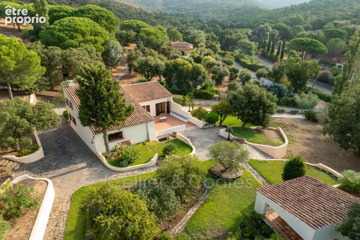 Maison 239 m² à Bormes-Les-Mimosas  - photo 2