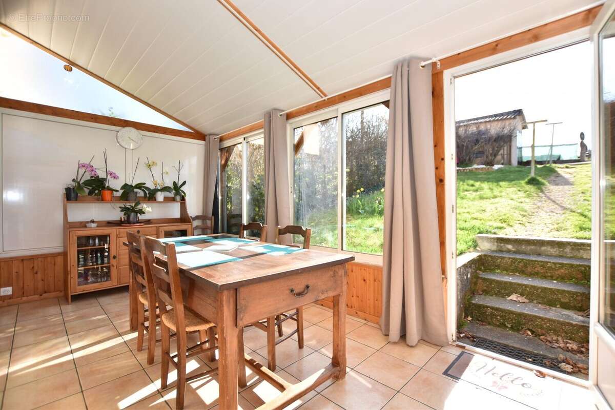 Maison à LAFEUILLADE-EN-VEZIE