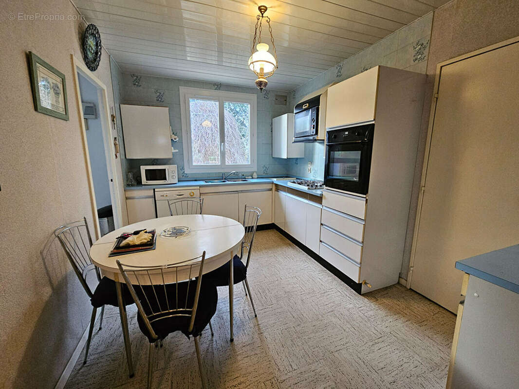 Maison à VOISINS-LE-BRETONNEUX