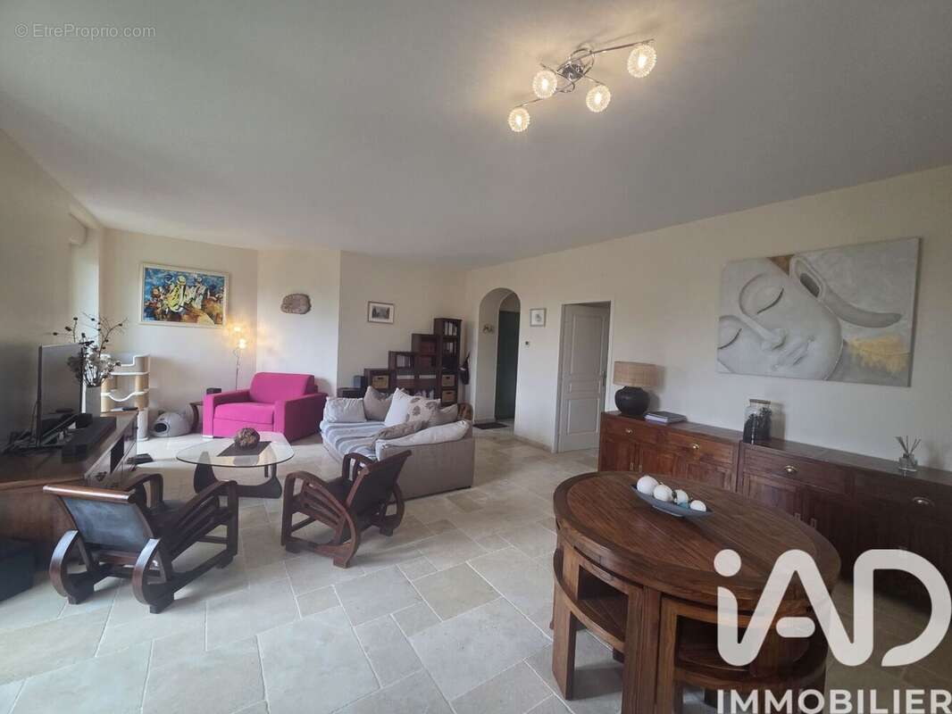Appartement 75 m² à Saint-Fargeau-Ponthierry  - photo 2