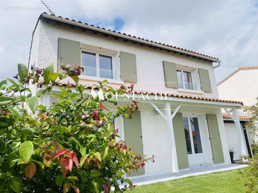 Maison à VAUX-SUR-MER