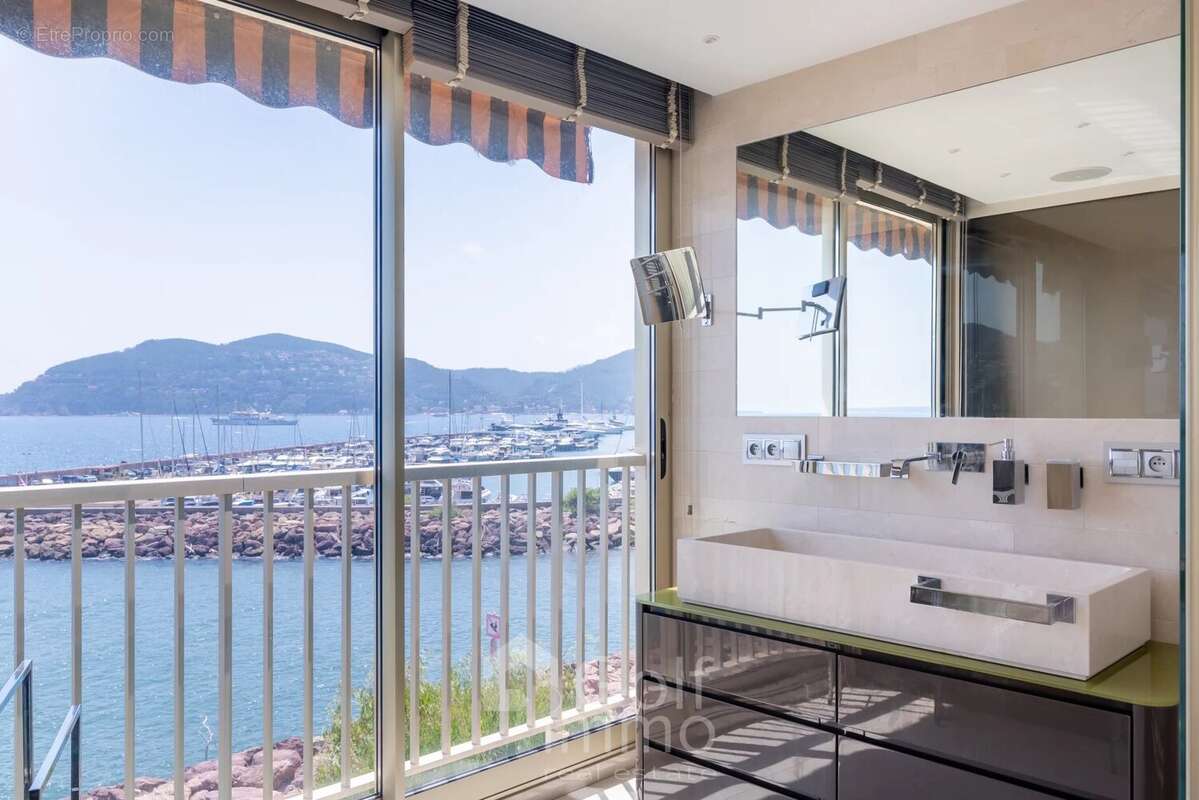 Appartement à MANDELIEU-LA-NAPOULE