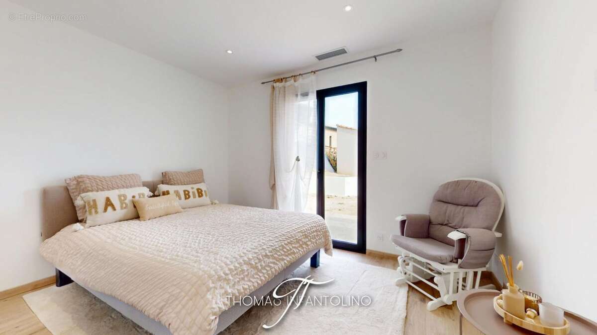 En exclusivite - plain pied - 3 chambres dont une suite parentale - climatisation gainable - garage - vue degagée - photo 9