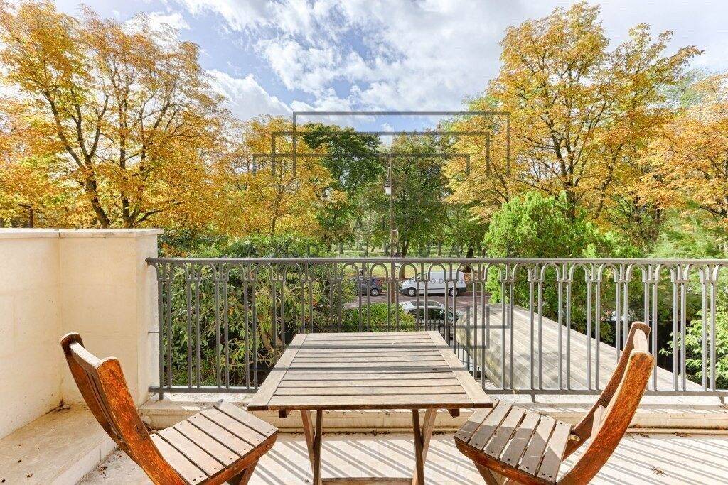 Appartement à NEUILLY-SUR-SEINE