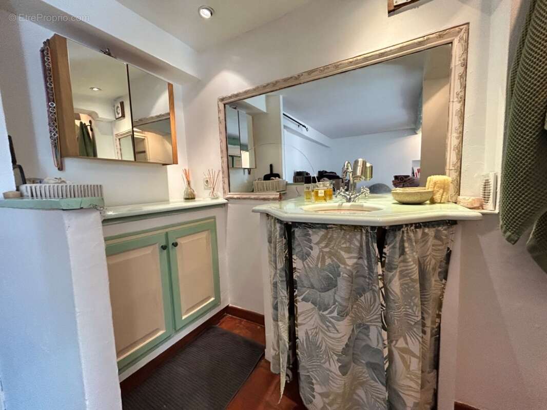 Appartement à SALERNES