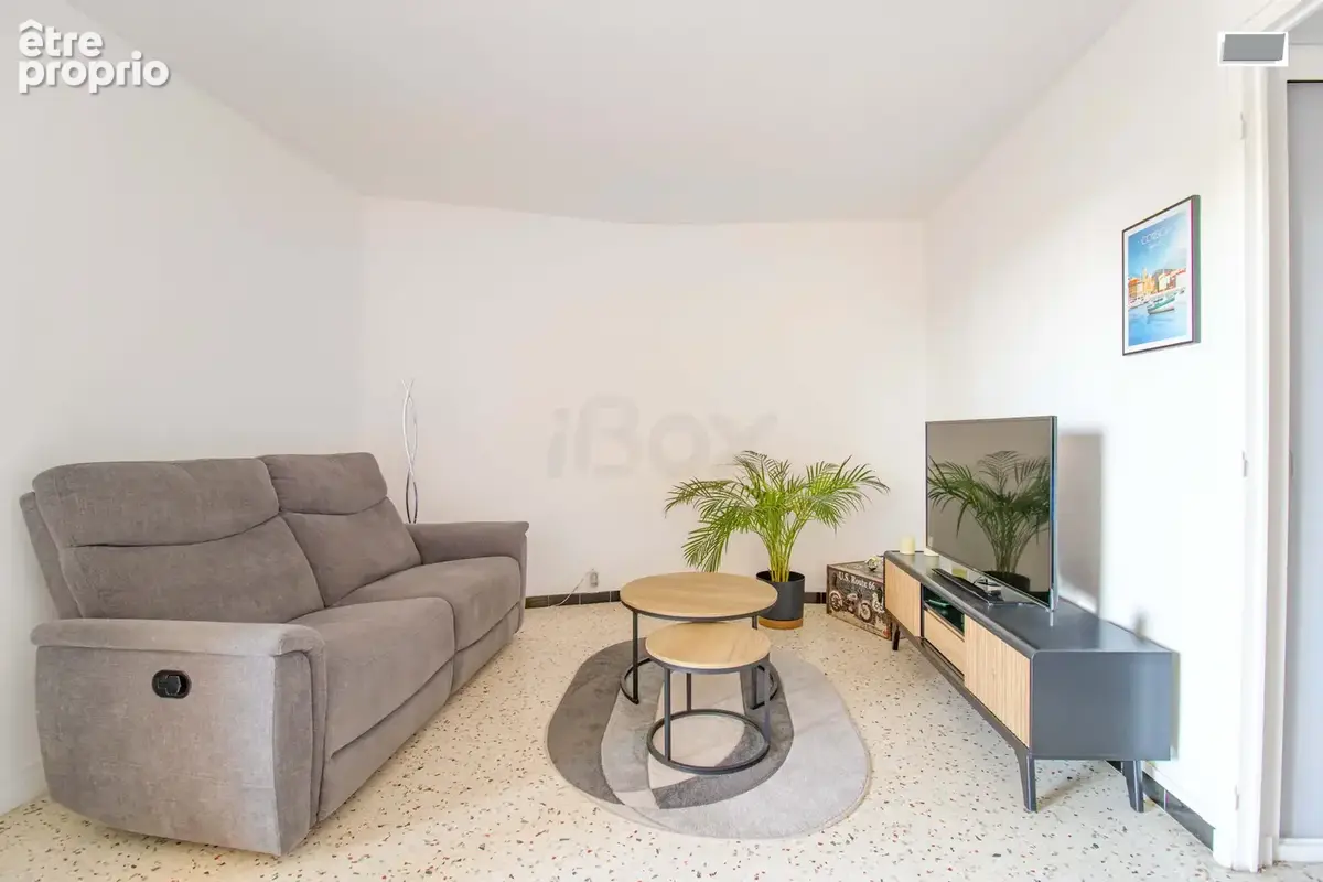 Hyères   secteur gare   t2 de 53 m2 avec balcon, cave et place privative - photo 4