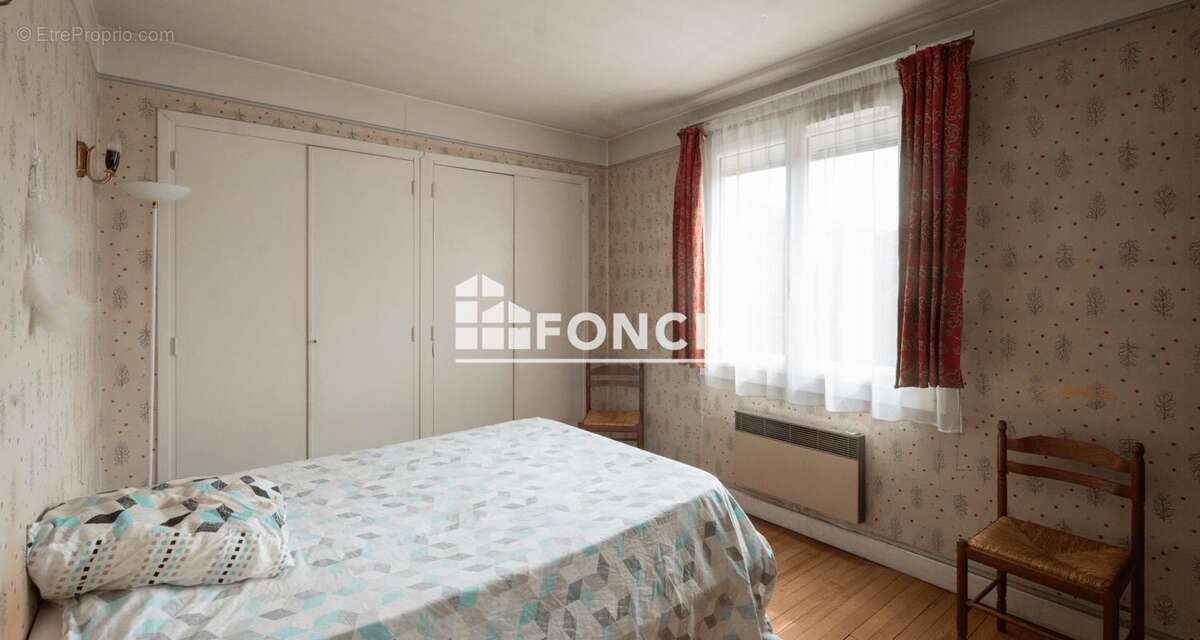 TOURNON nord, proche de toutes les commodités, maison lumineuse à rénover - photo 10