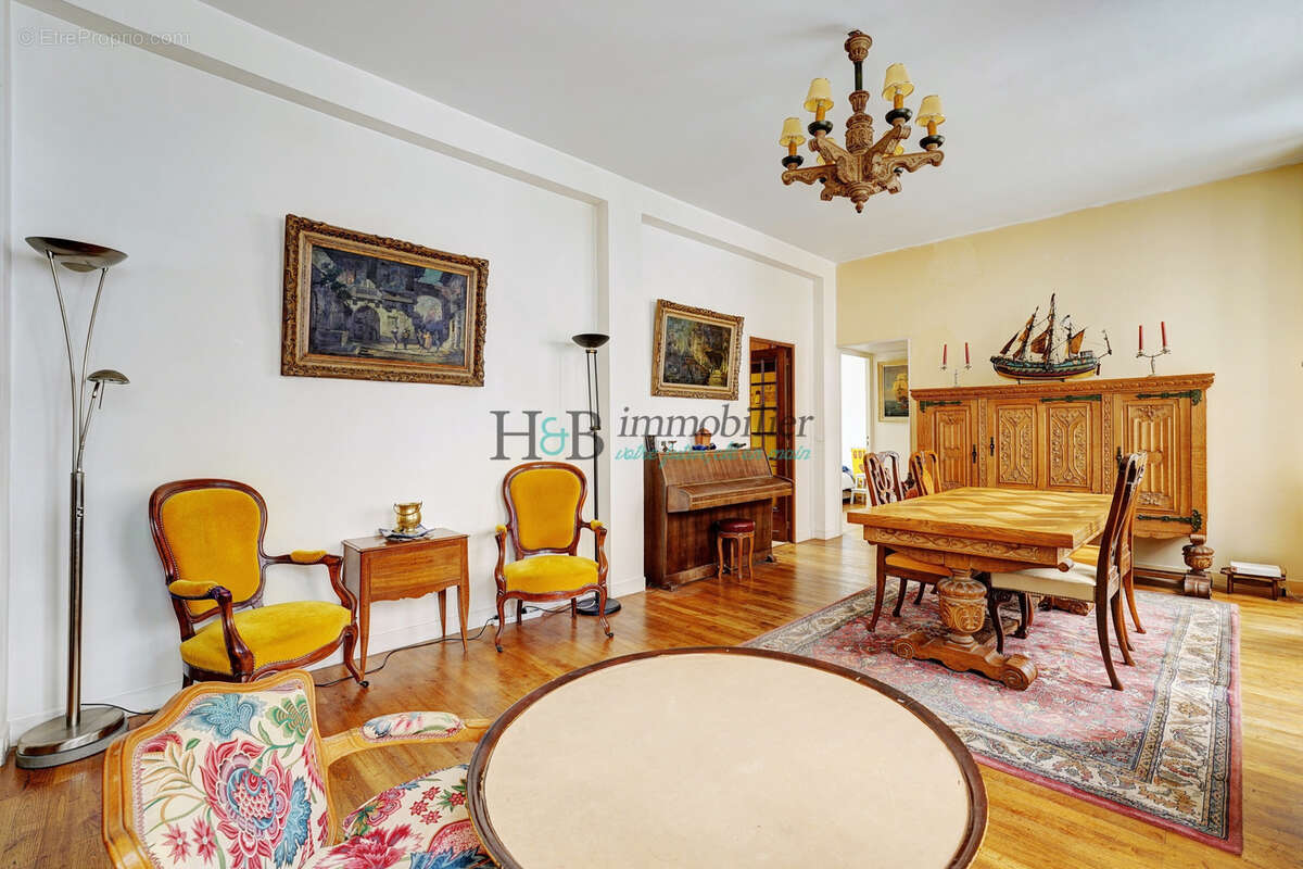 Appartement à PARIS-11E