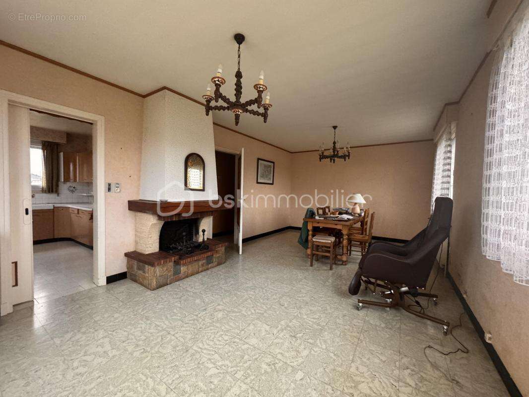 Maison de 125 m2 - 5 pièces - 3 chambres à Assevillers (80200) - photo 3