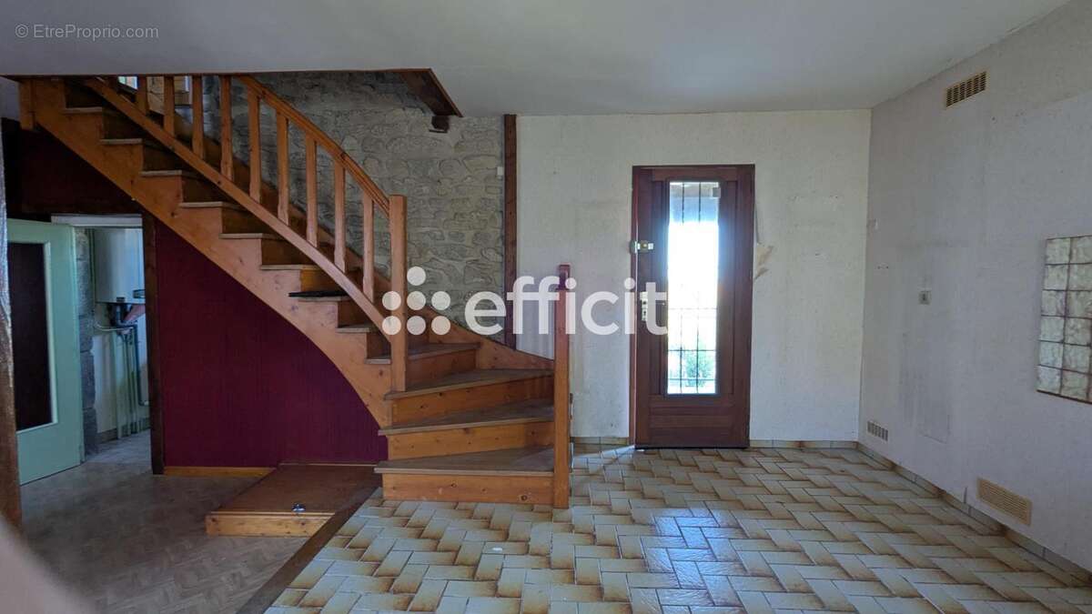 Maison 96 m² à Saint-Remy-Sur-Durolle  - photo 18