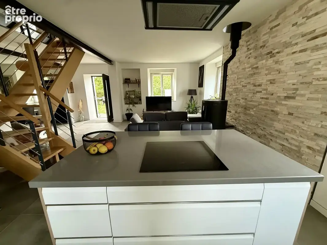 Charmante maison rénovée de type T5 - photo 3