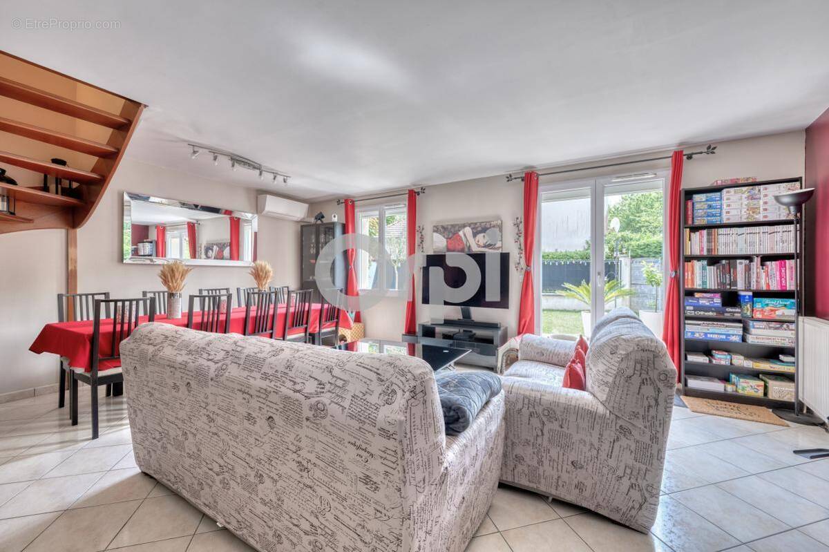 Maison à BUSSY-SAINT-GEORGES