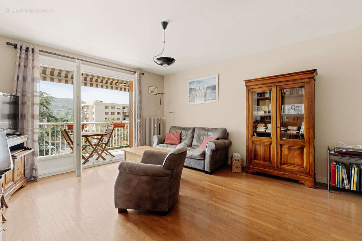 Appartement à FONTAINES-SUR-SAONE