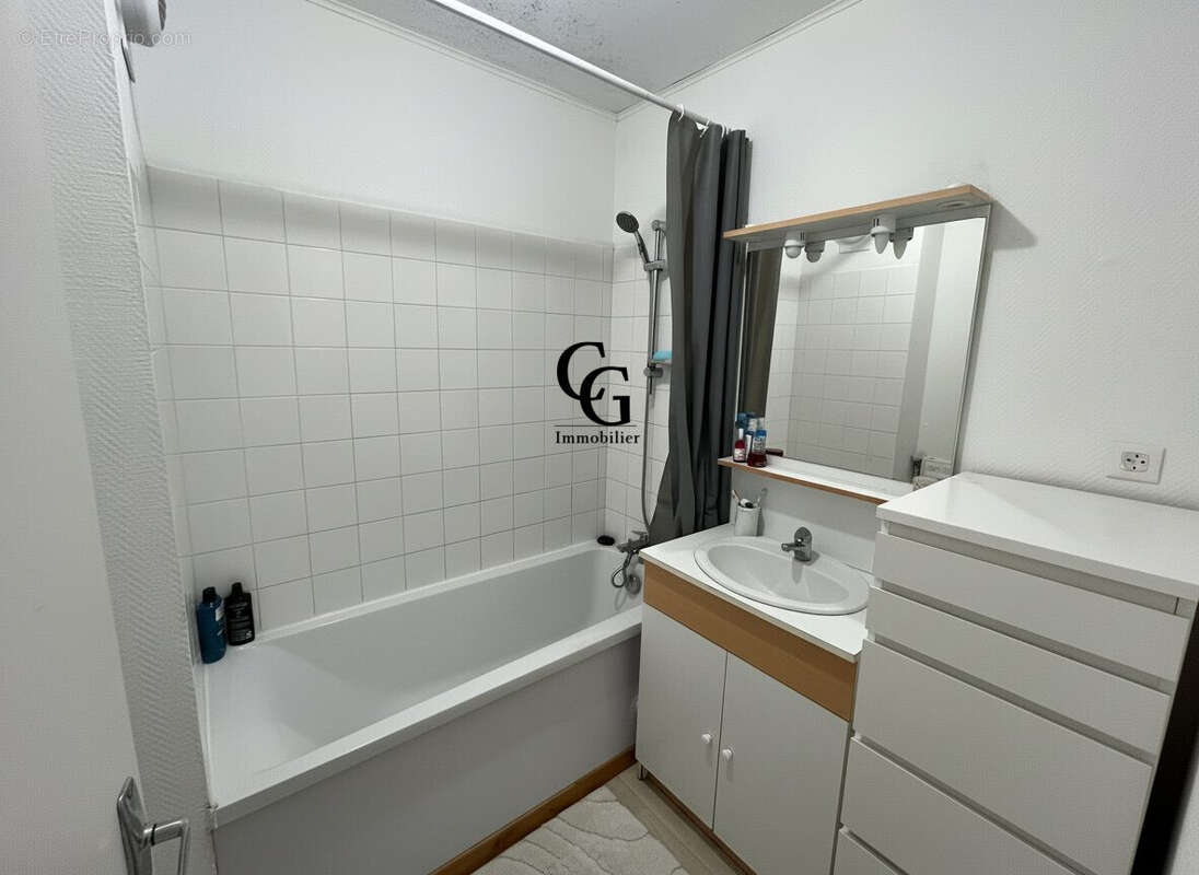 Appartement à REZE