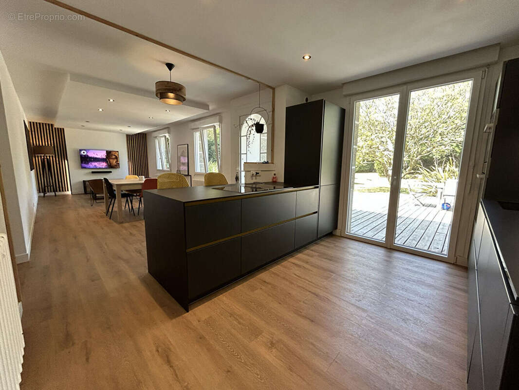 Élégante propriété familiale avec parc paysager, piscine et prestations haut de gamme - Quimper - photo 8