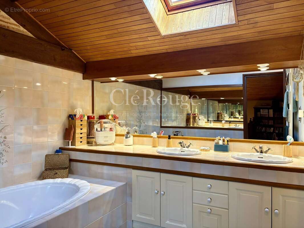 Maison à TOMBEBOEUF