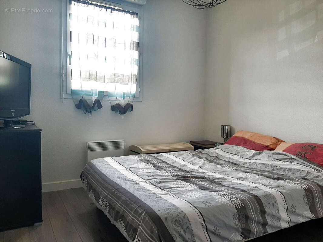 EXCLUSIVITE A POMPERTUZAT- Bel appartement T3 en dernier étage - photo 9