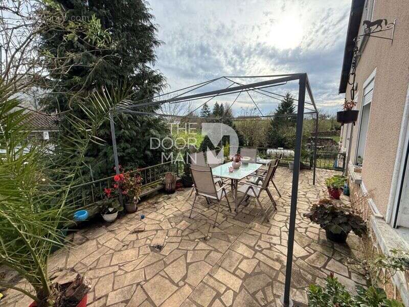 Maison à IS-EN-BASSIGNY